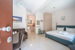 Cozy Acropolis Studio by Cloudkeys