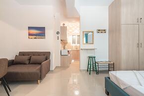 Cozy Acropolis Studio by Cloudkeys