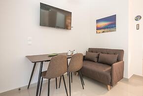 Cozy Acropolis Studio by Cloudkeys