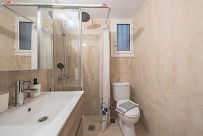 Cozy Acropolis Studio by Cloudkeys