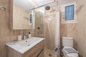 Cozy Acropolis Studio by Cloudkeys