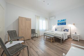 Spacious Family Home in Thisio by Cloudkeys