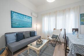 Spacious Family Home in Thisio by Cloudkeys