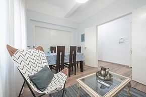 Spacious Family Home in Thisio by Cloudkeys