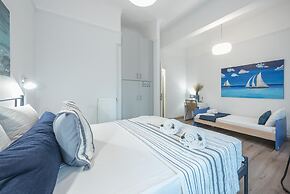 Spacious Family Home in Thisio by Cloudkeys