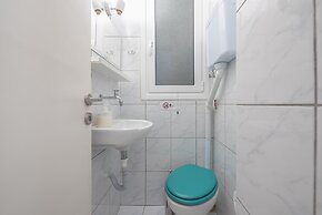 Spacious Family Home in Thisio by Cloudkeys