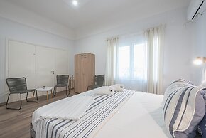 Spacious Family Home in Thisio by Cloudkeys