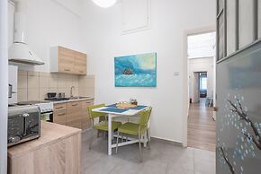 Spacious Family Home in Thisio by Cloudkeys