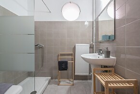 Spacious Family Home in Thisio by Cloudkeys