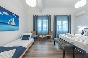 Spacious Family Home in Thisio by Cloudkeys