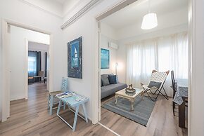 Spacious Family Home in Thisio by Cloudkeys