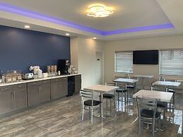 Days Inn by Wyndham Troy IL