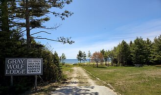 Gray Wolf Lodge