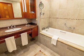 Park Lake Luxury Hotel