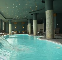 Park Lake Luxury Hotel