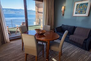 Park Lake Luxury Hotel