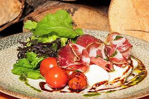 Park Lake Luxury Hotel