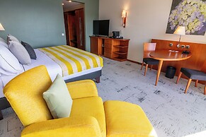 Park Lake Luxury Hotel