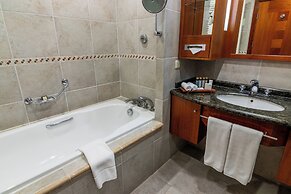 Park Lake Luxury Hotel