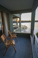 Park Lake Luxury Hotel