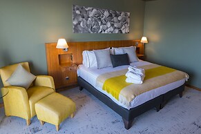 Park Lake Luxury Hotel