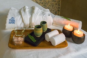 Park Lake Luxury Hotel