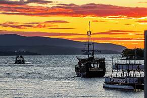 Park Lake Luxury Hotel