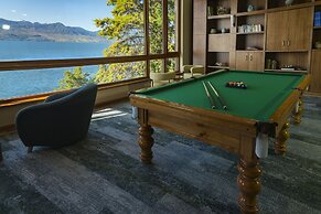 Park Lake Luxury Hotel