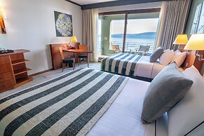 Park Lake Luxury Hotel