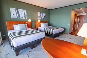 Park Lake Luxury Hotel