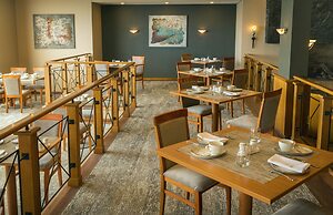 Park Lake Luxury Hotel