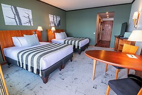 Park Lake Luxury Hotel