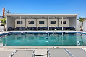 Seaport Suites