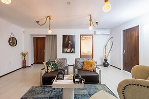 Beautiful Villa With Pool Near the Beach for Groups