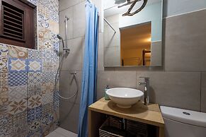 Beautiful Villa With Pool Near the Beach for Groups