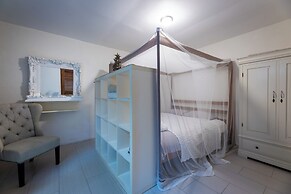 Beautiful Villa With Pool Near the Beach for Groups