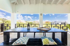 Beautiful Villa With Pool Near the Beach for Groups