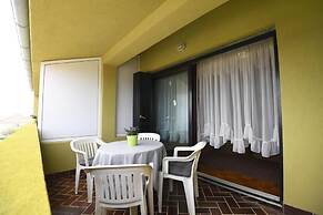 Two Bedroom sea View Apartment Primavera With Balcony