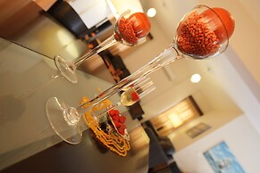 A Three-bedroom Villa With a Private Pool and Landscaped Garden Wi-fi