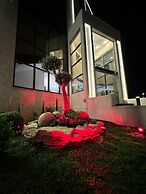 Privet Apartment 37 for Three Near Downtown Kh&sh