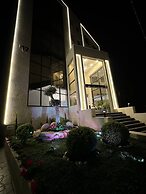 Privet Apartment 37 for Three Near Downtown Kh&sh