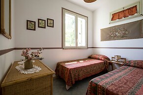 6- Lovely Apartment in Front of the sea