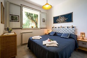 6- Lovely Apartment in Front of the sea