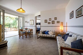 6- Lovely Apartment in Front of the sea