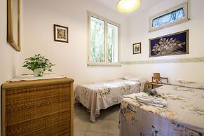 6- Lovely Apartment in Front of the sea