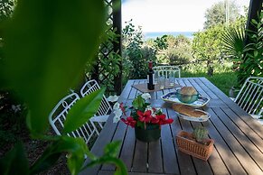 6- Lovely Apartment in Front of the sea