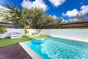 Room in B&B - Grace Stay - Beautiful Spacious Room in Villa mi Cuna Wi