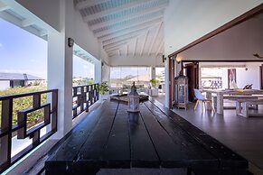 Room in B&B - Grace Stay - Beautiful Spacious Room in Villa mi Cuna Wi