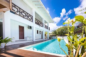 Room in B&B - Breezy Stay - Beautiful Spacious Room in Villa mi Cuna W