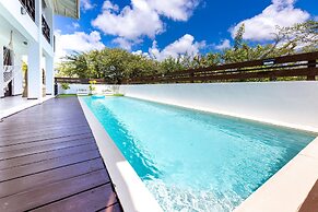 Room in B&B - Breezy Stay - Beautiful Spacious Room in Villa mi Cuna W